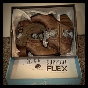 Western bow tie booties